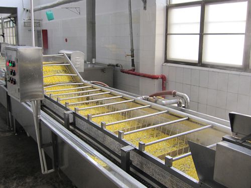 Enfriador de Agua a Temperatura Ambiente NCJ con Cinta Transportadora